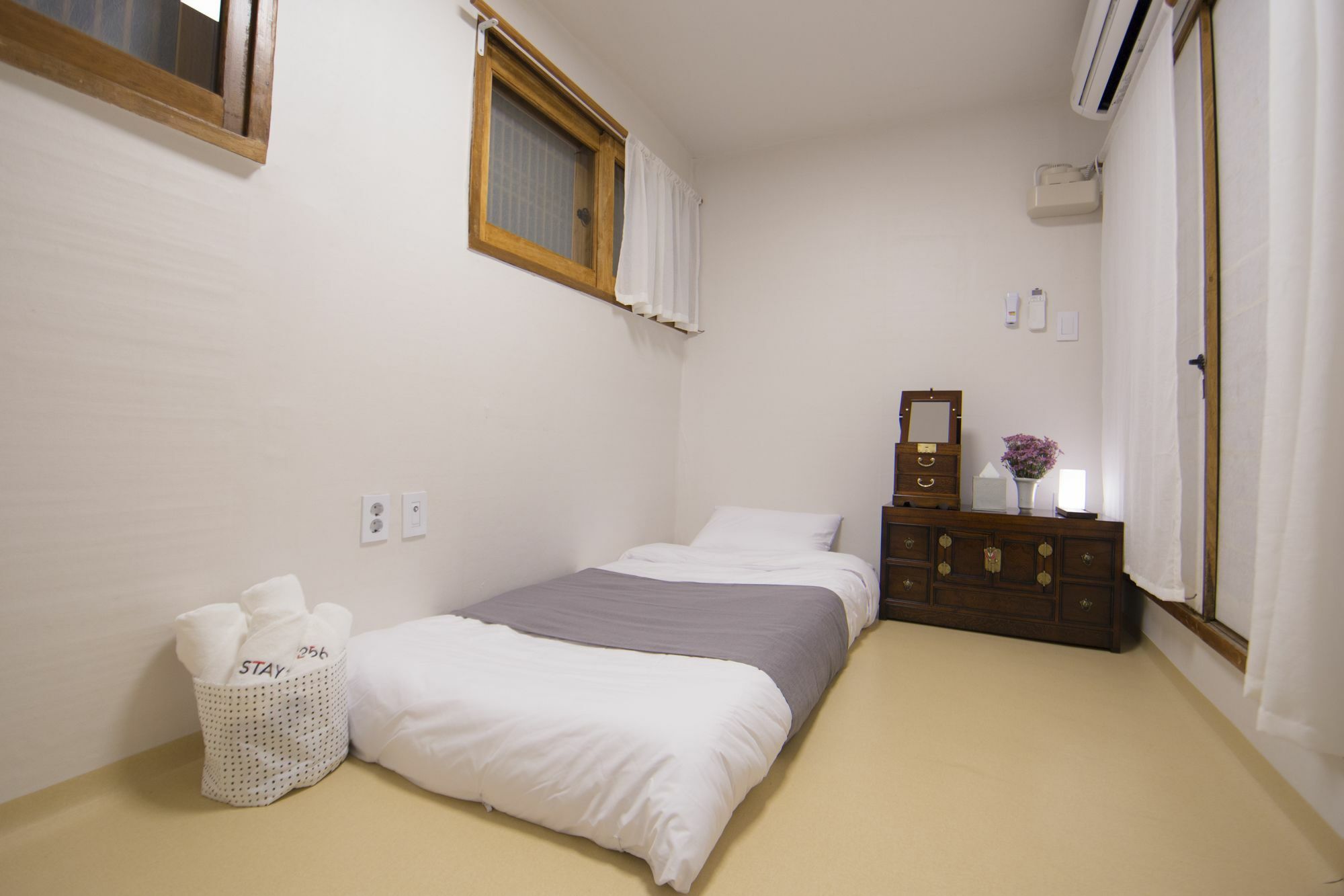256 Hanok