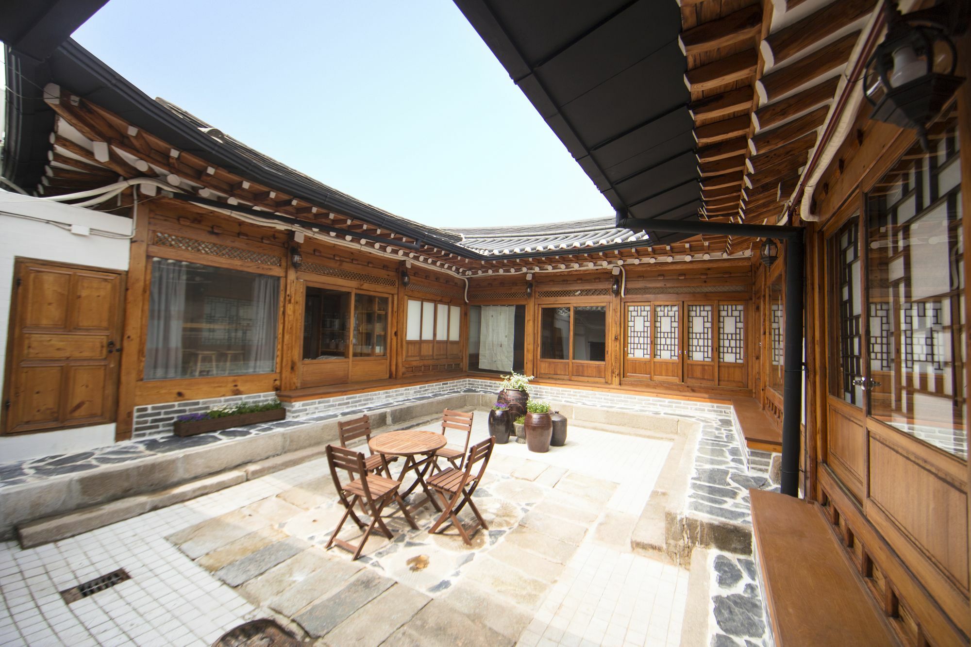 256 Hanok